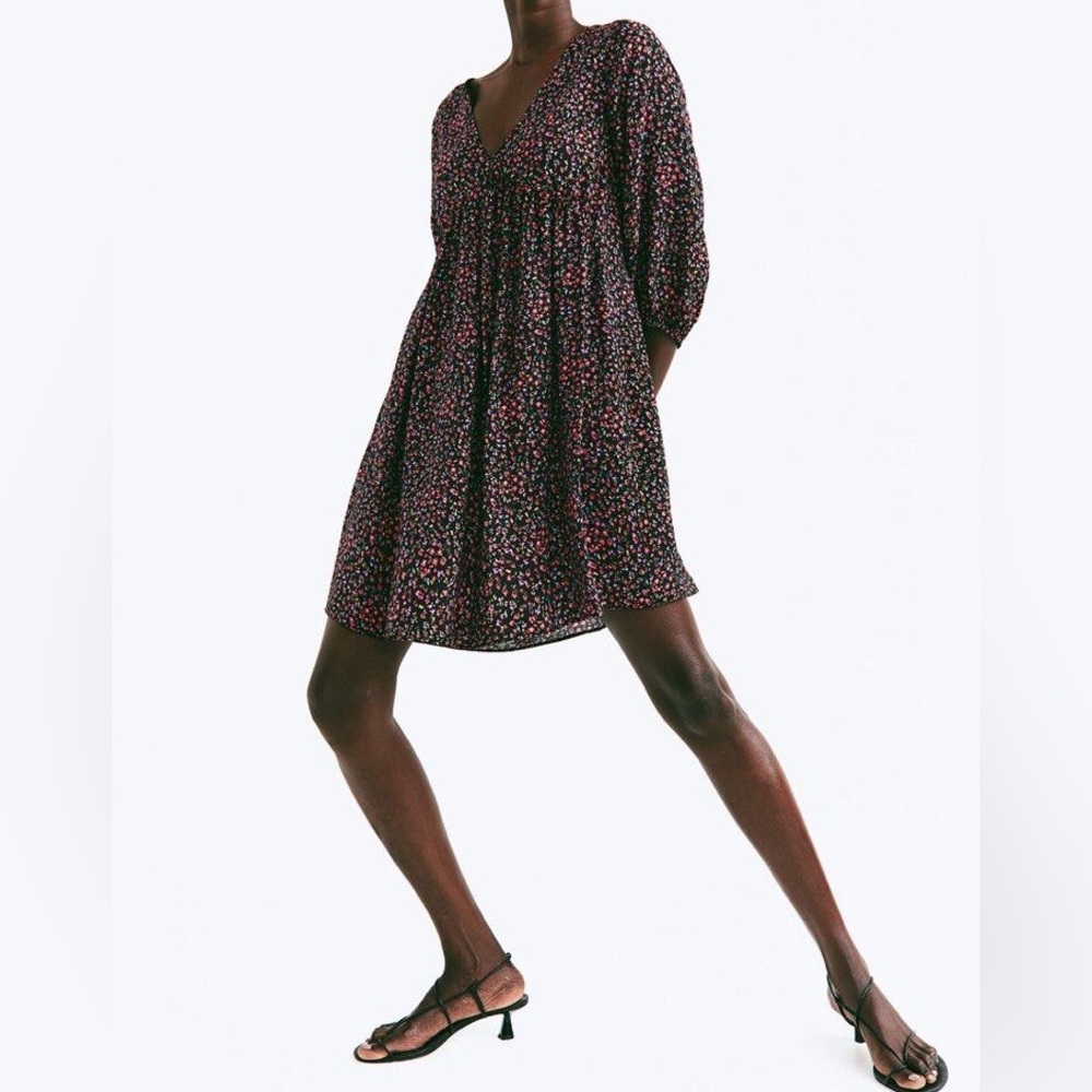 H&M Floral V-Neck Dress, Size M
